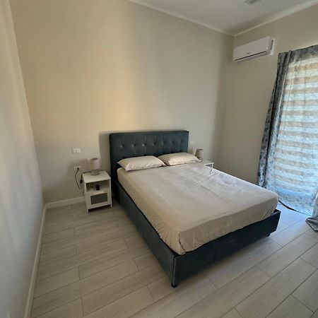 Airport House Apartment Napoli Bagian luar foto
