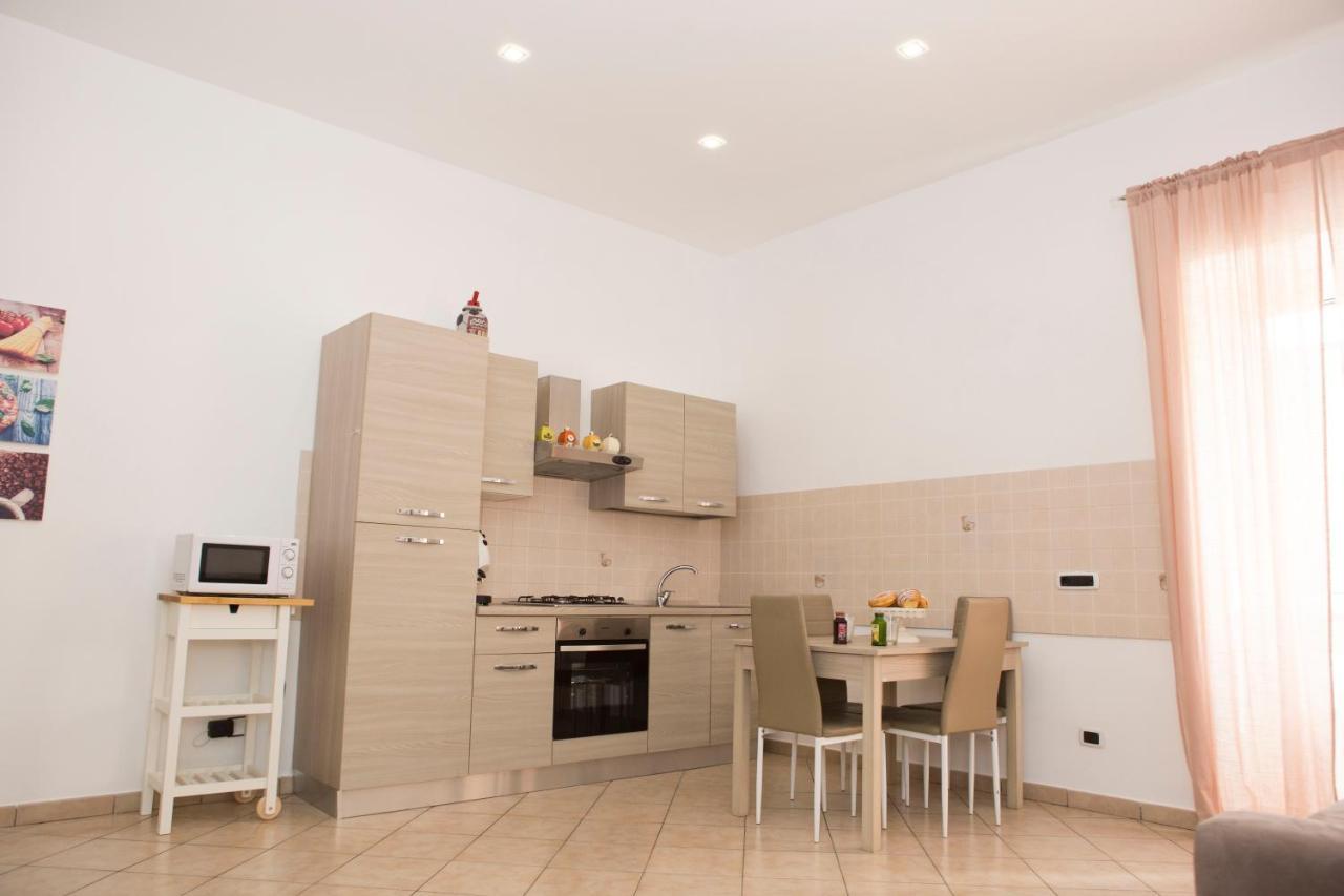Airport House Apartment Napoli Bagian luar foto
