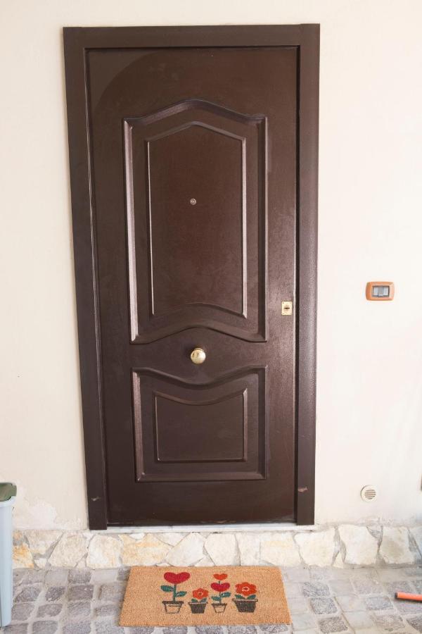 Airport House Apartment Napoli Bagian luar foto