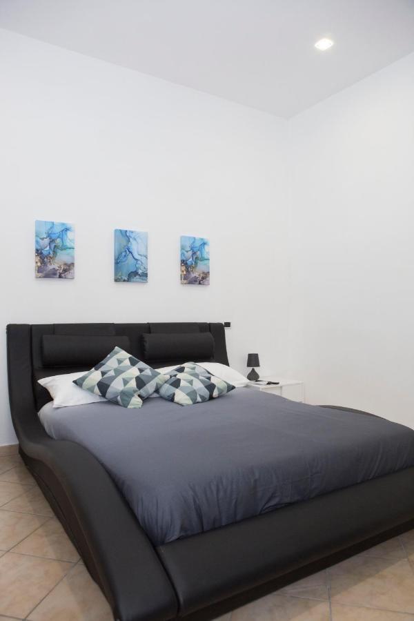 Airport House Apartment Napoli Bagian luar foto