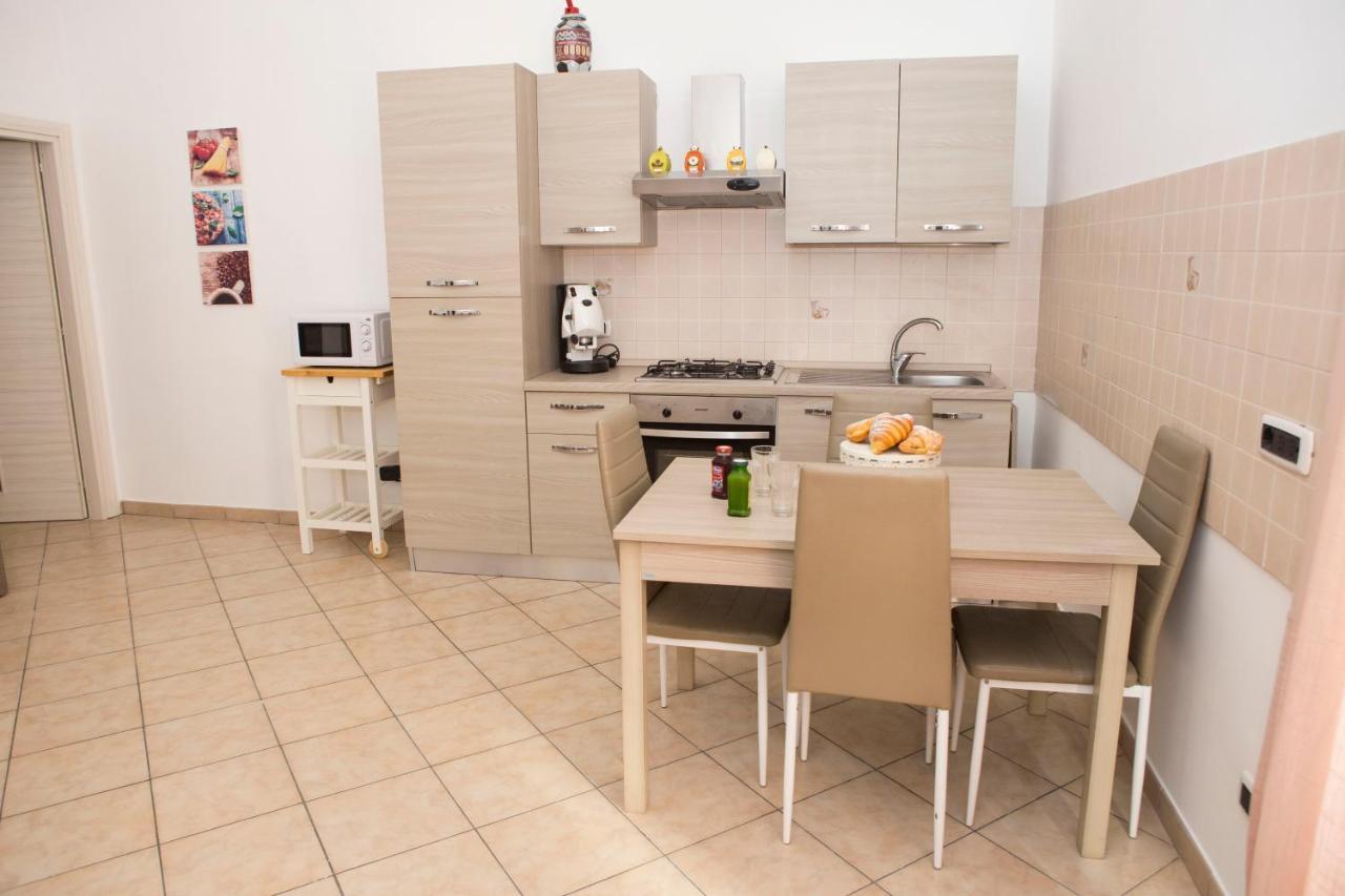 Airport House Apartment Napoli Bagian luar foto