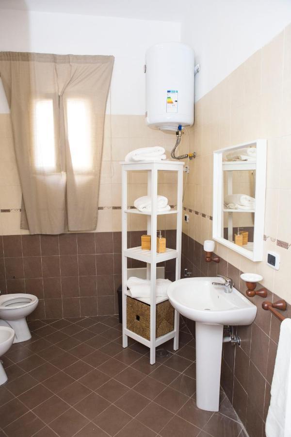 Airport House Apartment Napoli Bagian luar foto