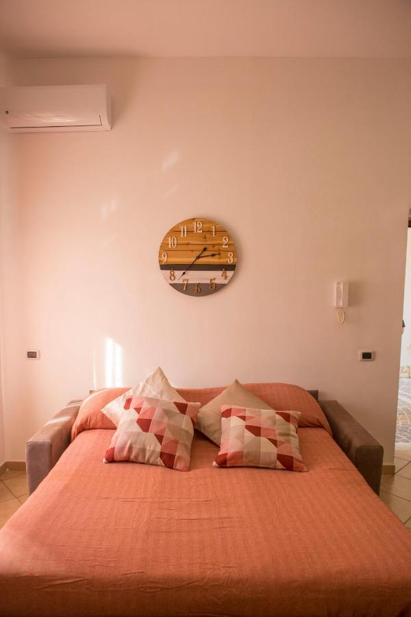 Airport House Apartment Napoli Bagian luar foto