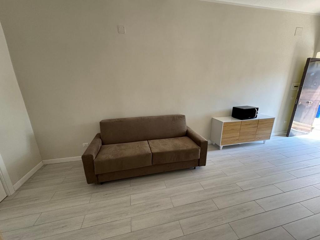 Airport House Apartment Napoli Bagian luar foto