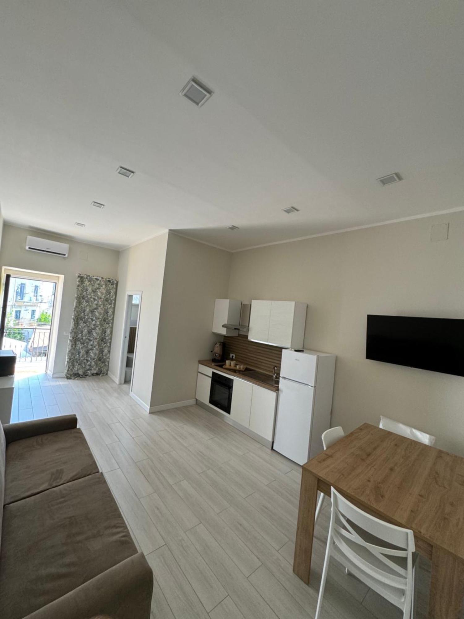 Airport House Apartment Napoli Bagian luar foto